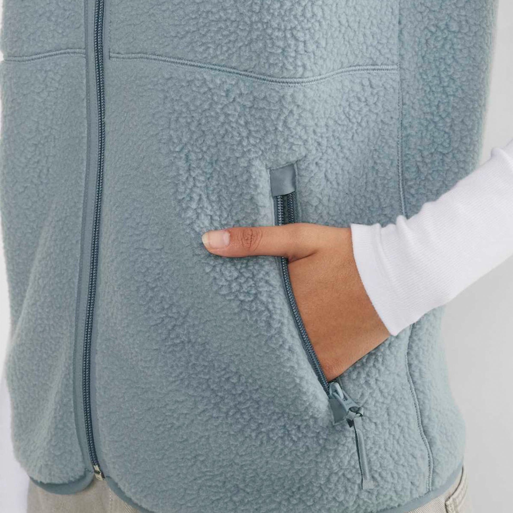 Sherpa Fleece Vest for Women Trendy Warm Sleeveless Vests Jacket Lightweight Zip Coats with Pockets Fall Outerwear