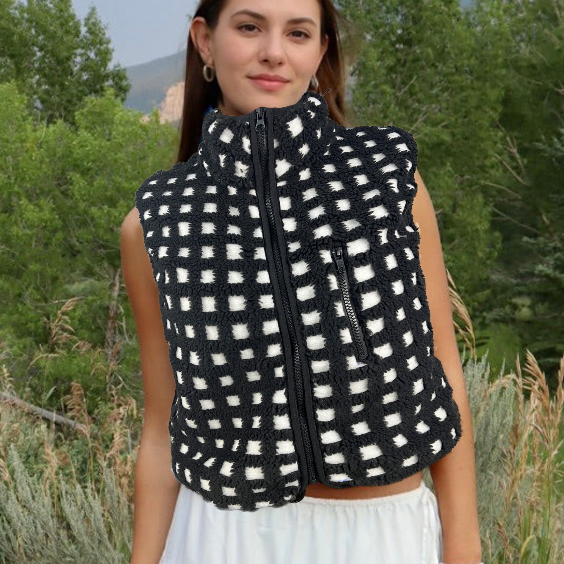 Womens Checkered Sherpa Vest Sleeveless Winter Fleece Jacket High Neck Zip Up Plaid Gilet with Chest Pocket