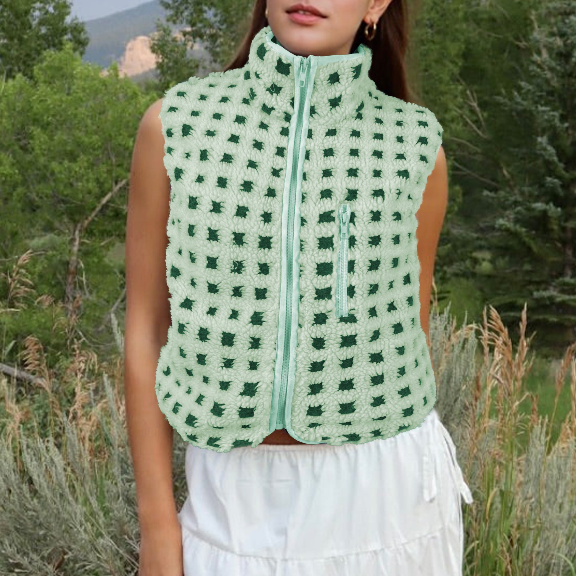 Womens Checkered Sherpa Vest Sleeveless Winter Fleece Jacket High Neck Zip Up Plaid Gilet with Chest Pocket