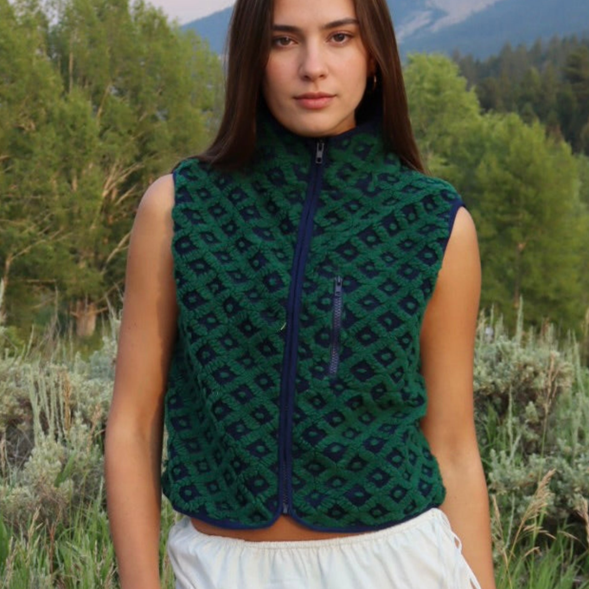 Womens Checkered Sherpa Vest Sleeveless Winter Fleece Jacket High Neck Zip Up Plaid Gilet with Chest Pocket